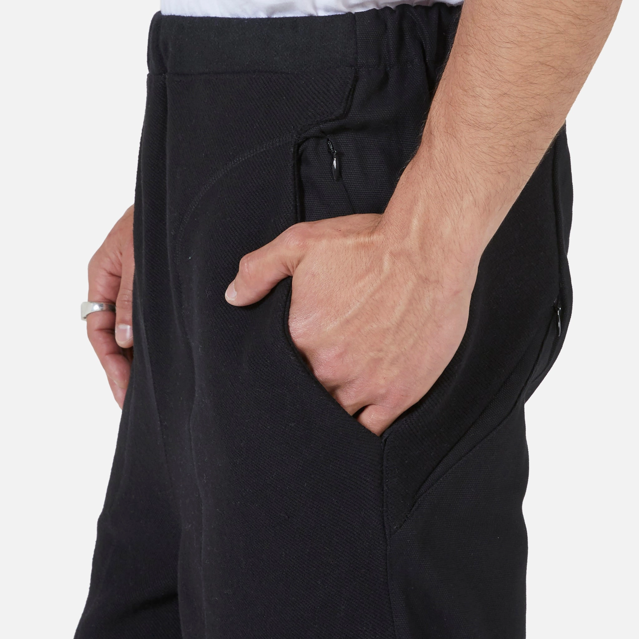Ep.4 Synopsis 06 Trouser Black