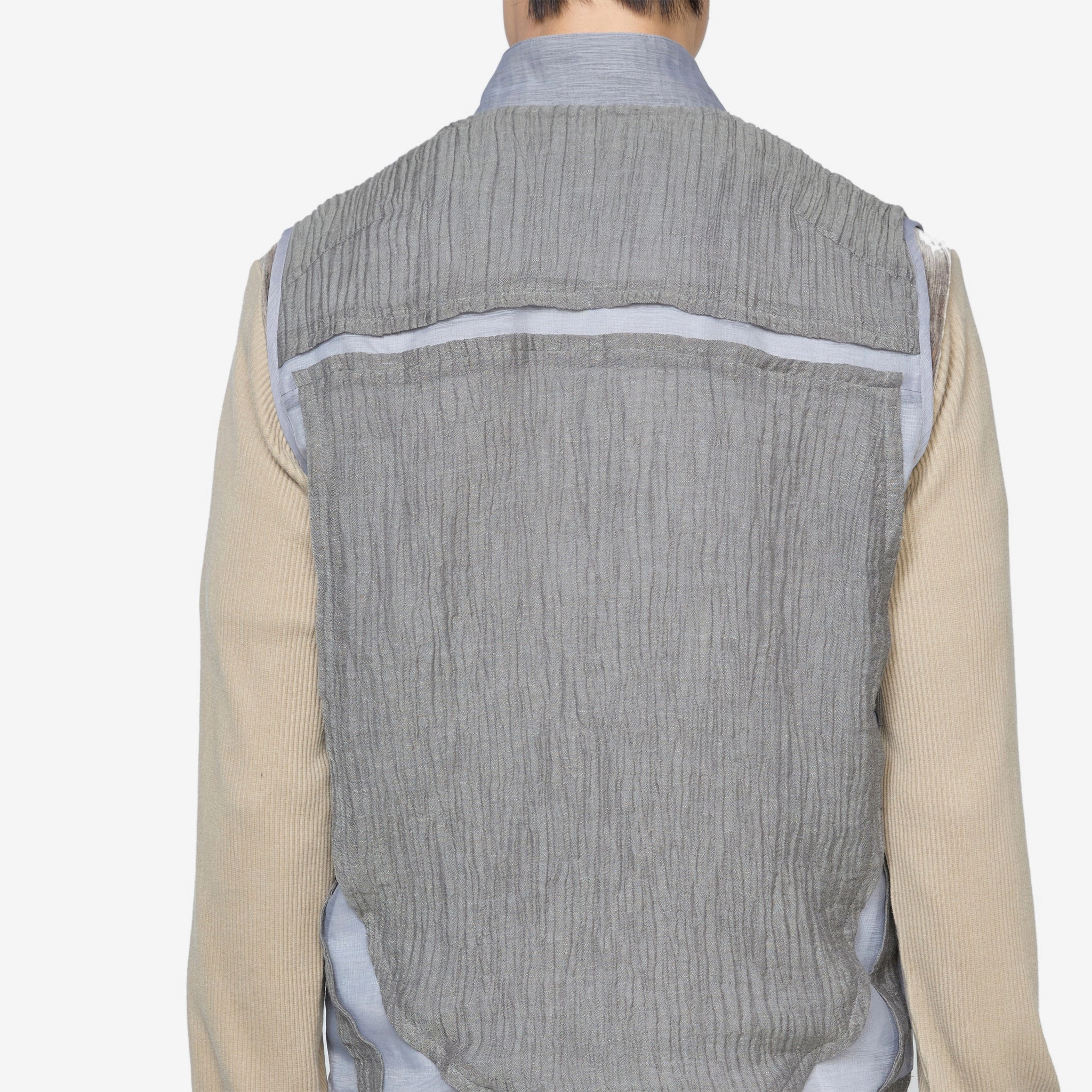 Ep.5 01 Vest Gray