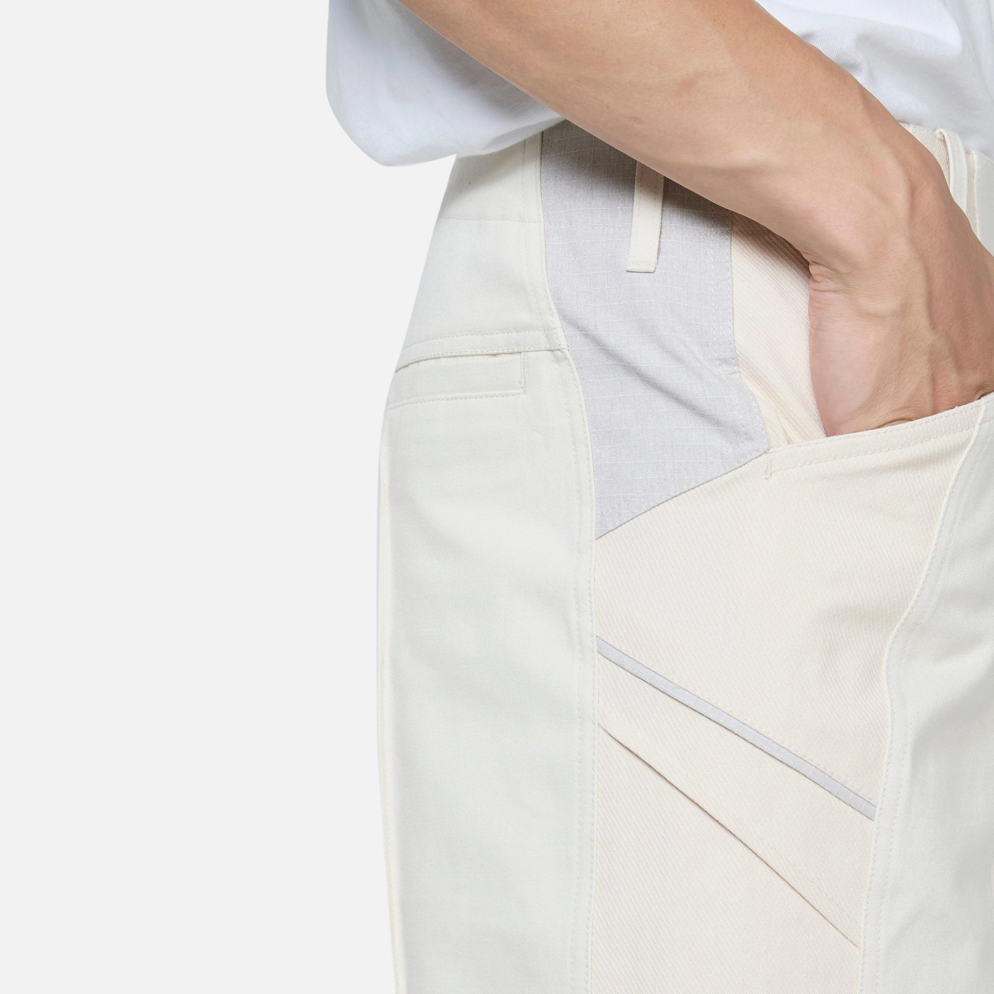 Ep.5 06 Trousers Ivory
